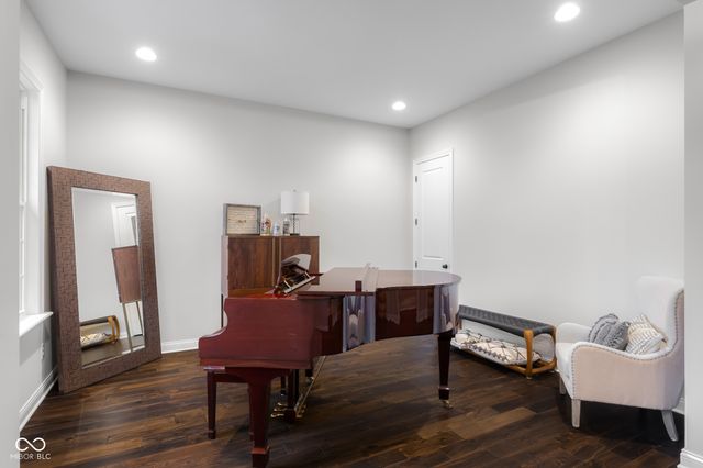 5059 Oak Ridge Trail, Columbus, IN 47201