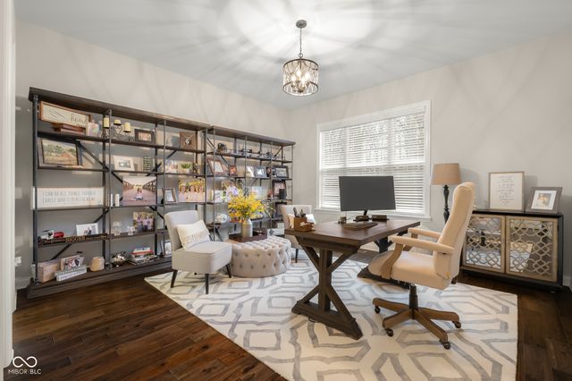 5059 Oak Ridge Trail, Columbus, IN 47201