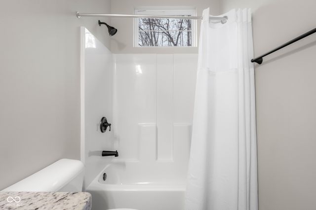 5059 Oak Ridge Trail, Columbus, IN 47201