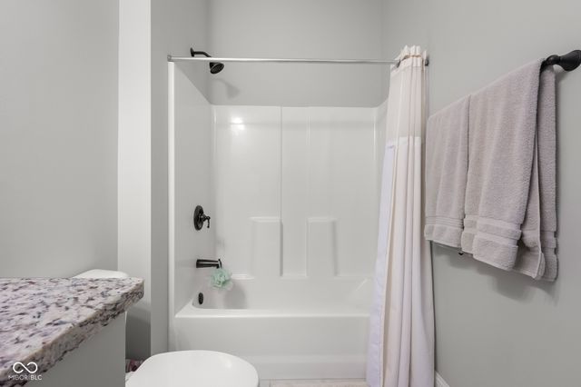 5059 Oak Ridge Trail, Columbus, IN 47201