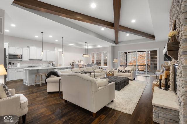 5059 Oak Ridge Trail, Columbus, IN 47201