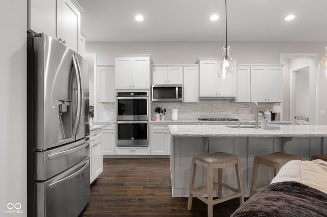 5059 Oak Ridge Trail, Columbus, IN 47201