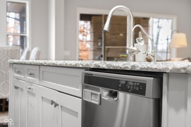 5059 Oak Ridge Trail, Columbus, IN 47201