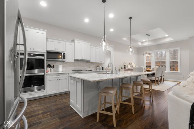 5059 Oak Ridge Trail, Columbus, IN 47201