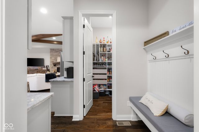 5059 Oak Ridge Trail, Columbus, IN 47201