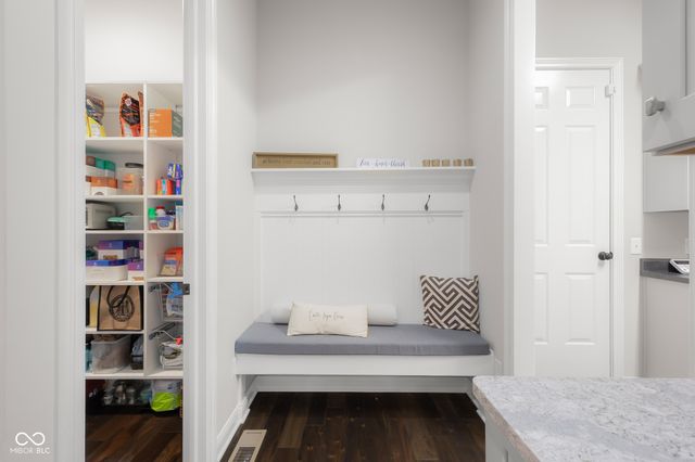 5059 Oak Ridge Trail, Columbus, IN 47201