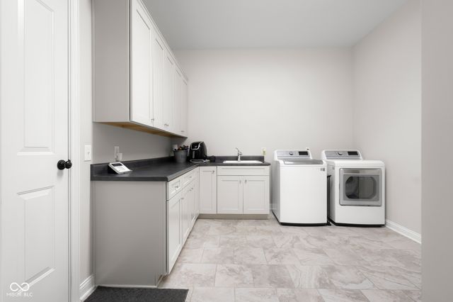 5059 Oak Ridge Trail, Columbus, IN 47201