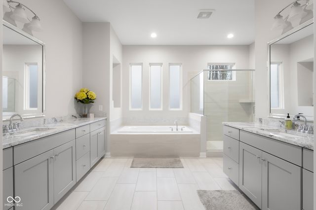 5059 Oak Ridge Trail, Columbus, IN 47201