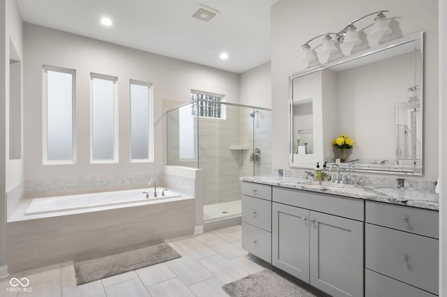 5059 Oak Ridge Trail, Columbus, IN 47201