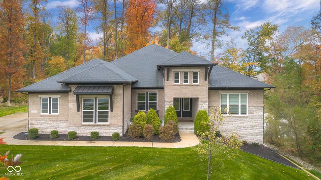 5059 Oak Ridge Trail, Columbus, IN 47201