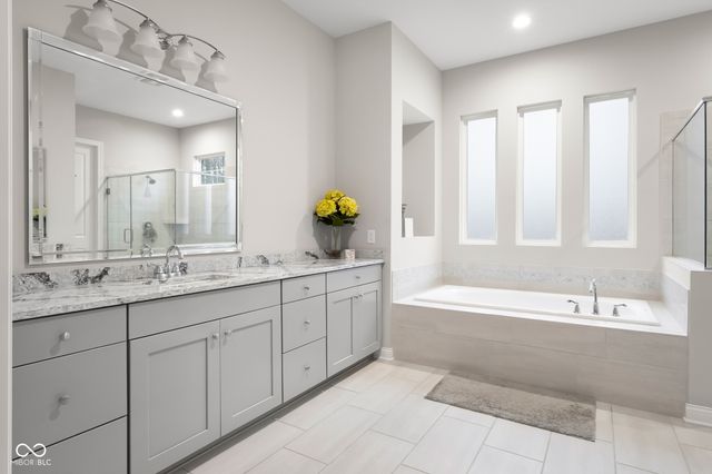 5059 Oak Ridge Trail, Columbus, IN 47201