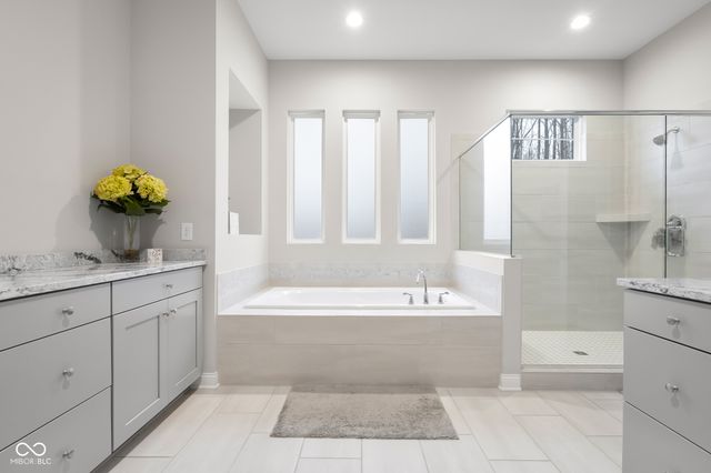 5059 Oak Ridge Trail, Columbus, IN 47201