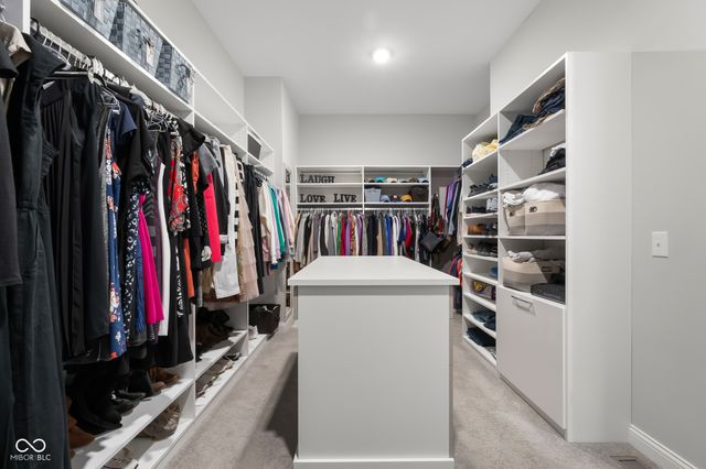 5059 Oak Ridge Trail, Columbus, IN 47201