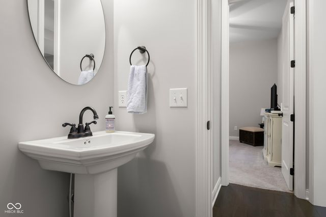 5059 Oak Ridge Trail, Columbus, IN 47201