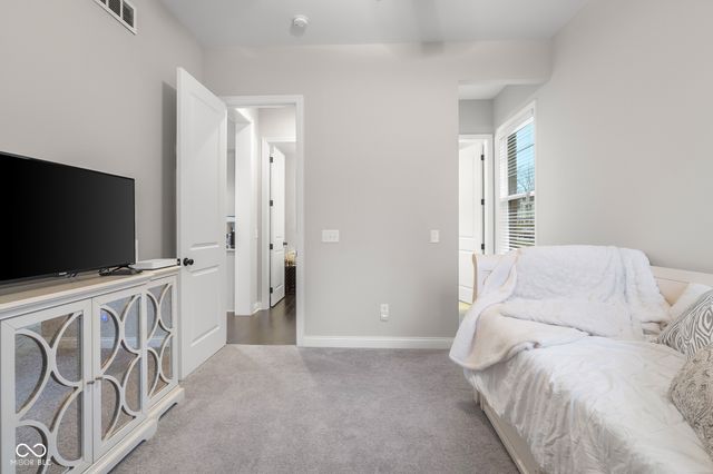 5059 Oak Ridge Trail, Columbus, IN 47201