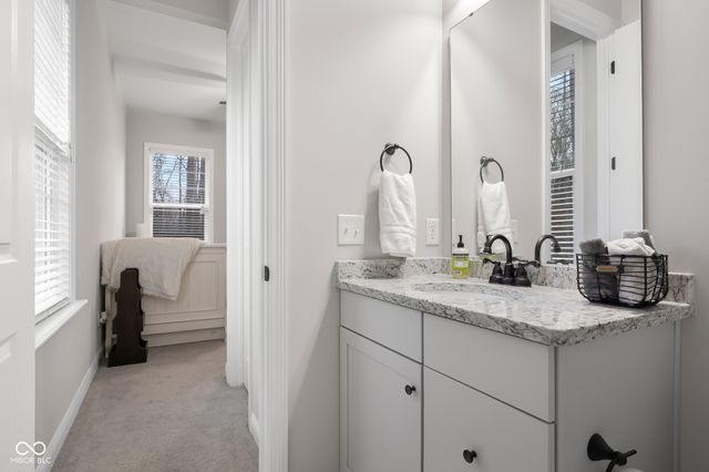 5059 Oak Ridge Trail, Columbus, IN 47201