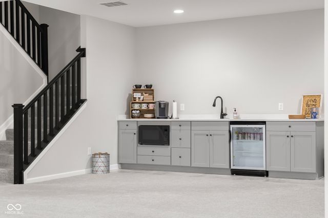 5059 Oak Ridge Trail, Columbus, IN 47201