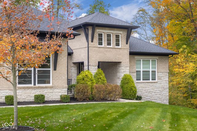 5059 Oak Ridge Trail, Columbus, IN 47201