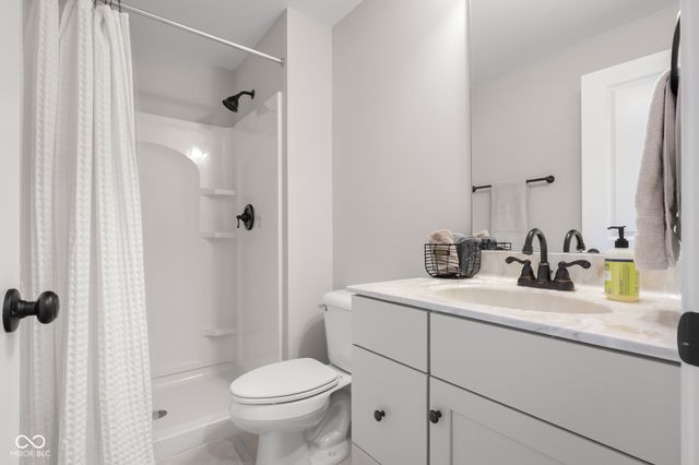 5059 Oak Ridge Trail, Columbus, IN 47201