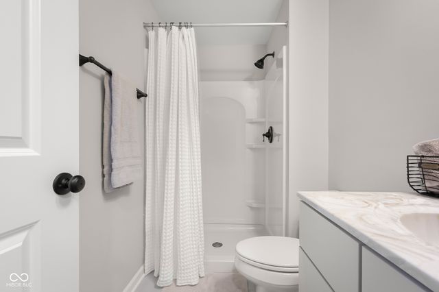 5059 Oak Ridge Trail, Columbus, IN 47201