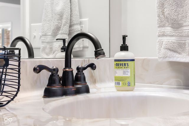 5059 Oak Ridge Trail, Columbus, IN 47201