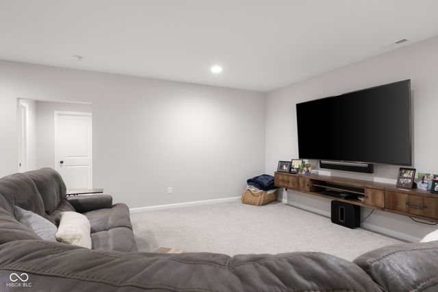 5059 Oak Ridge Trail, Columbus, IN 47201