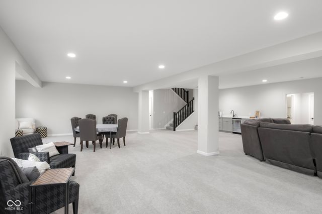 5059 Oak Ridge Trail, Columbus, IN 47201