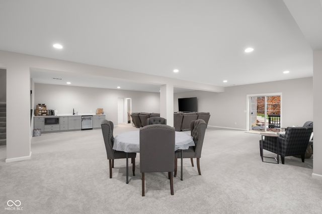 5059 Oak Ridge Trail, Columbus, IN 47201