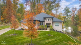 5059 Oak Ridge Trail, Columbus, IN 47201