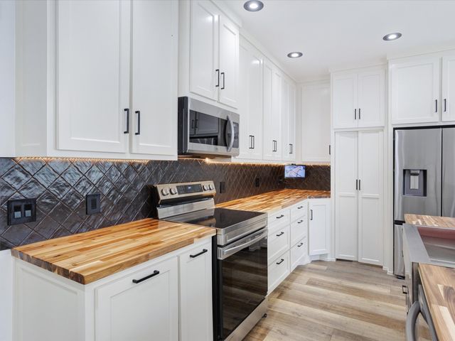 319 S Pecan Street, Bells, TX 75414