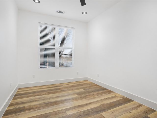 319 S Pecan Street, Bells, TX 75414