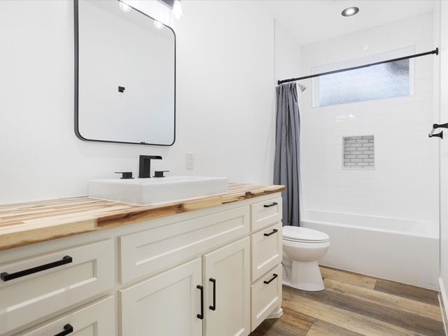 319 S Pecan Street, Bells, TX 75414