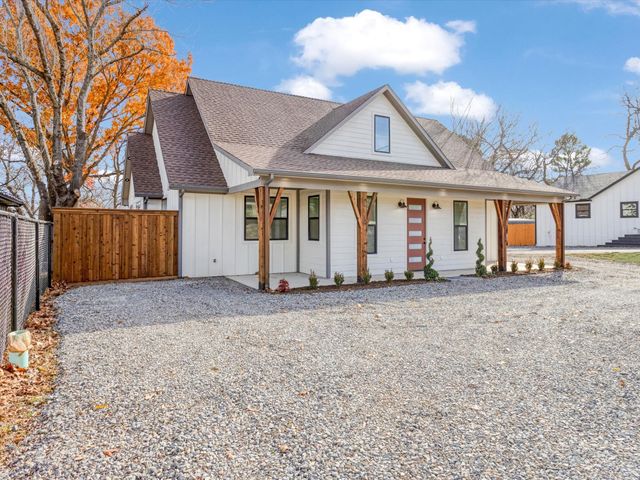 319 S Pecan Street, Bells, TX 75414