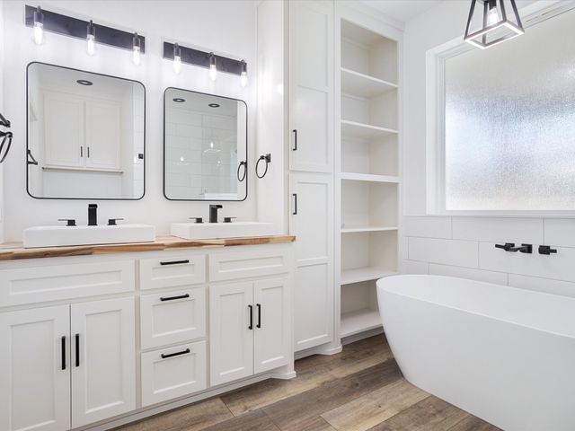 319 S Pecan Street, Bells, TX 75414