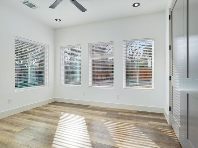 319 S Pecan Street, Bells, TX 75414