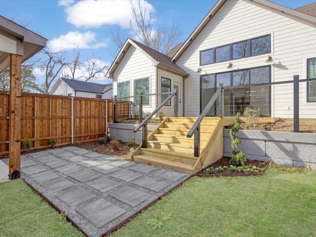 319 S Pecan Street, Bells, TX 75414