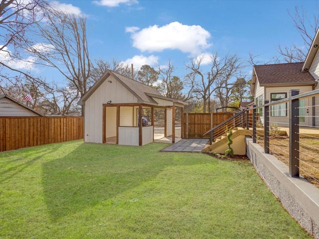 319 S Pecan Street, Bells, TX 75414