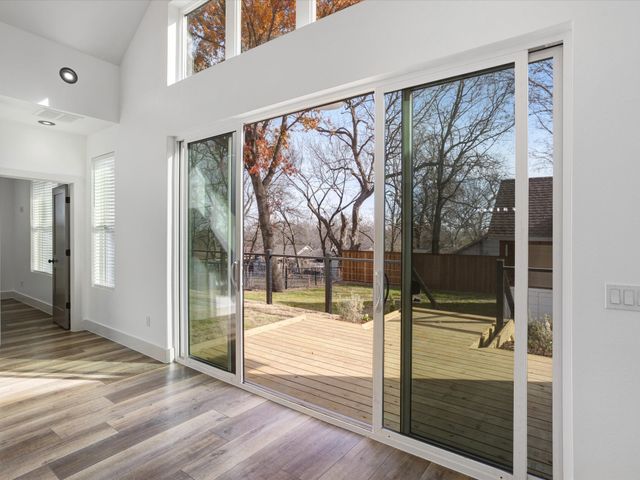 319 S Pecan Street, Bells, TX 75414