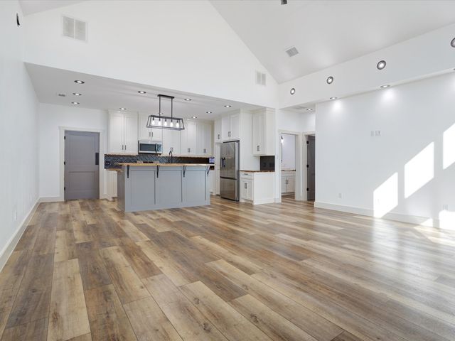 319 S Pecan Street, Bells, TX 75414