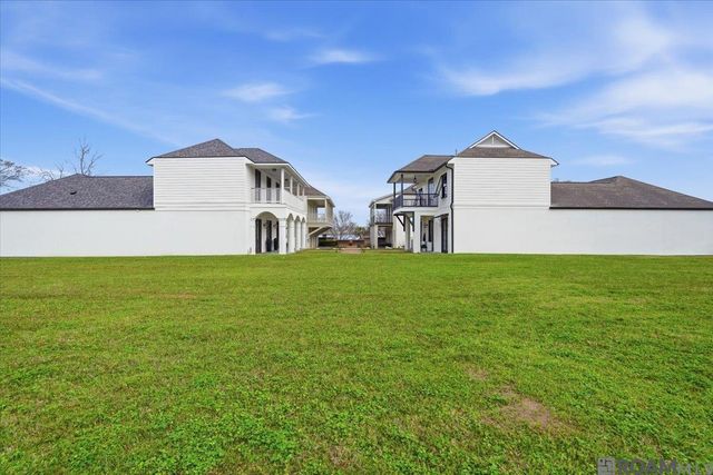 7250 Scappare Dr, Oscar, LA 70762