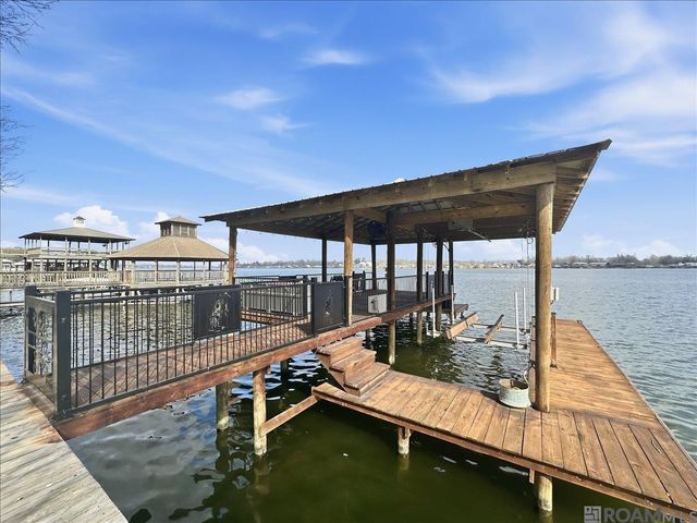 7250 Scappare Dr, Oscar, LA 70762