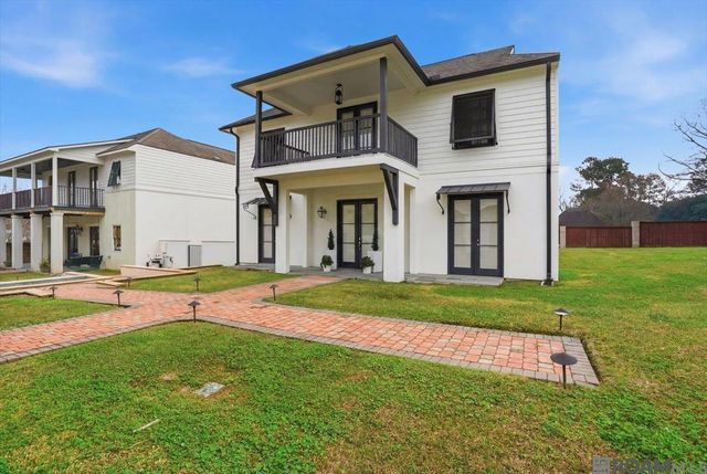 7250 Scappare Dr, Oscar, LA 70762