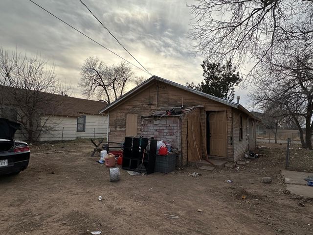 801 RUSSELL Street, Amarillo, TX 79104
