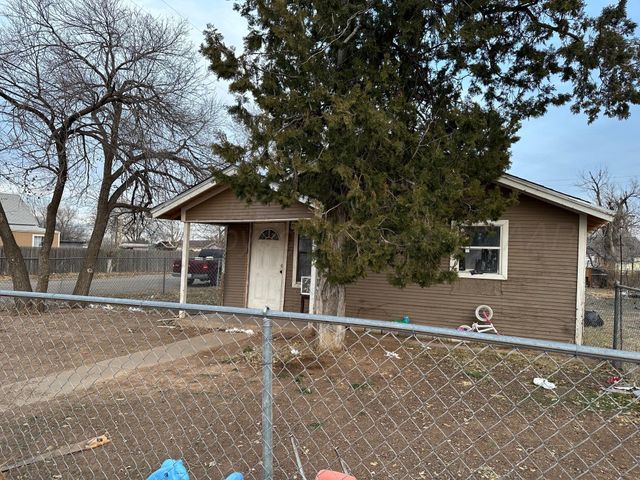 801 RUSSELL Street, Amarillo, TX 79104