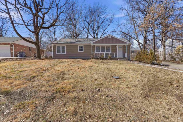 417 Wickham Road, Manhattan, KS 66502