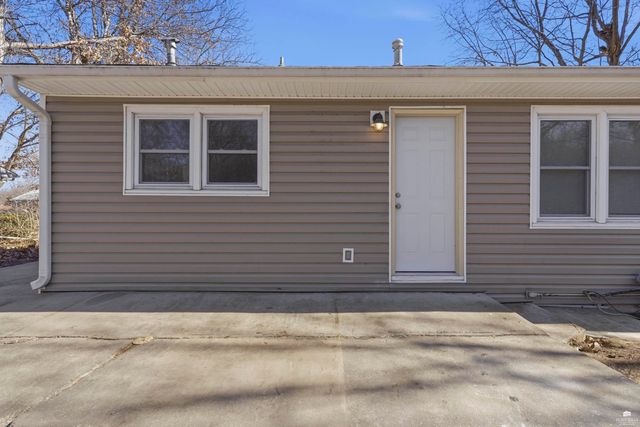 417 Wickham Road, Manhattan, KS 66502
