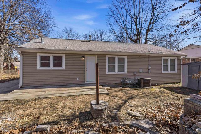 417 Wickham Road, Manhattan, KS 66502