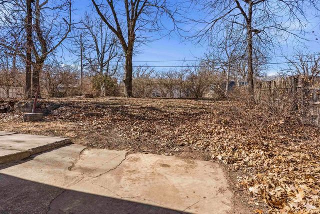 417 Wickham Road, Manhattan, KS 66502