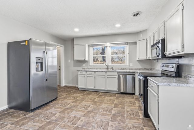 417 Wickham Road, Manhattan, KS 66502