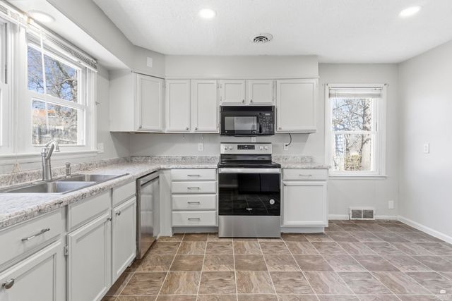 417 Wickham Road, Manhattan, KS 66502